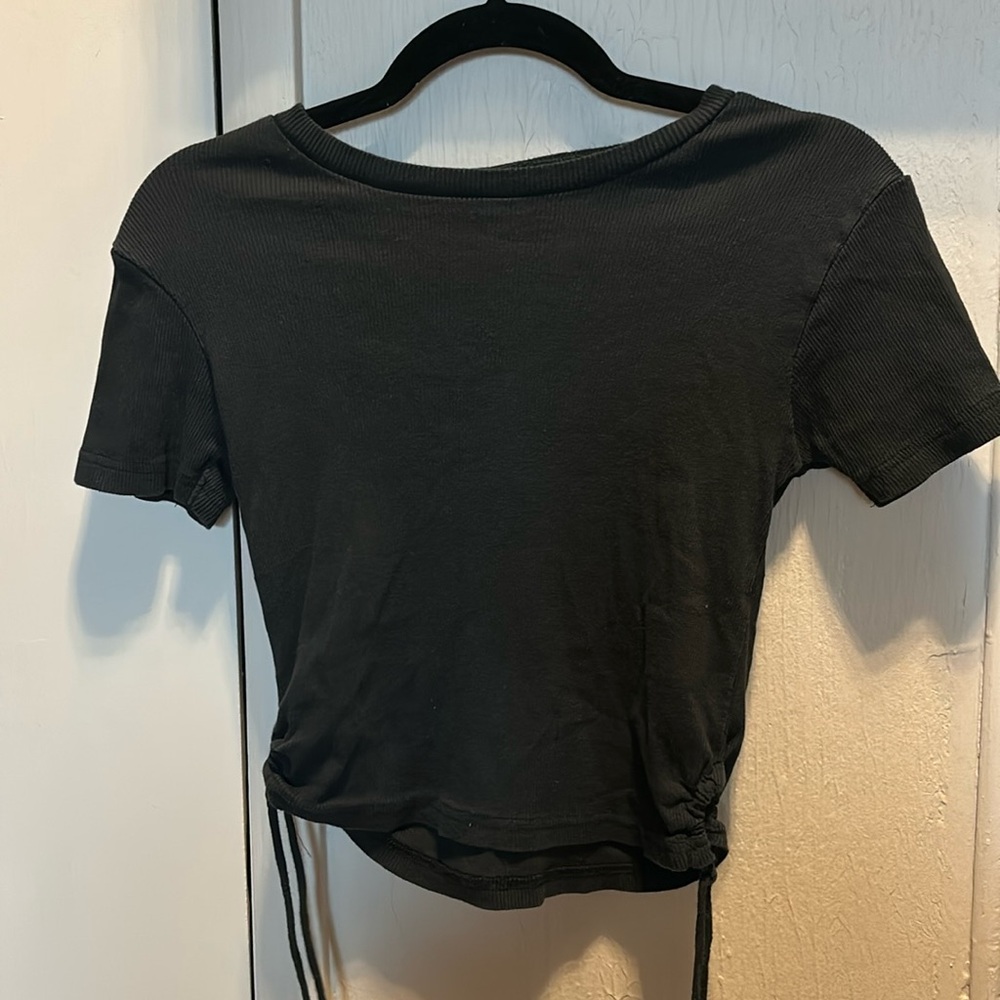 Black cropped shirt